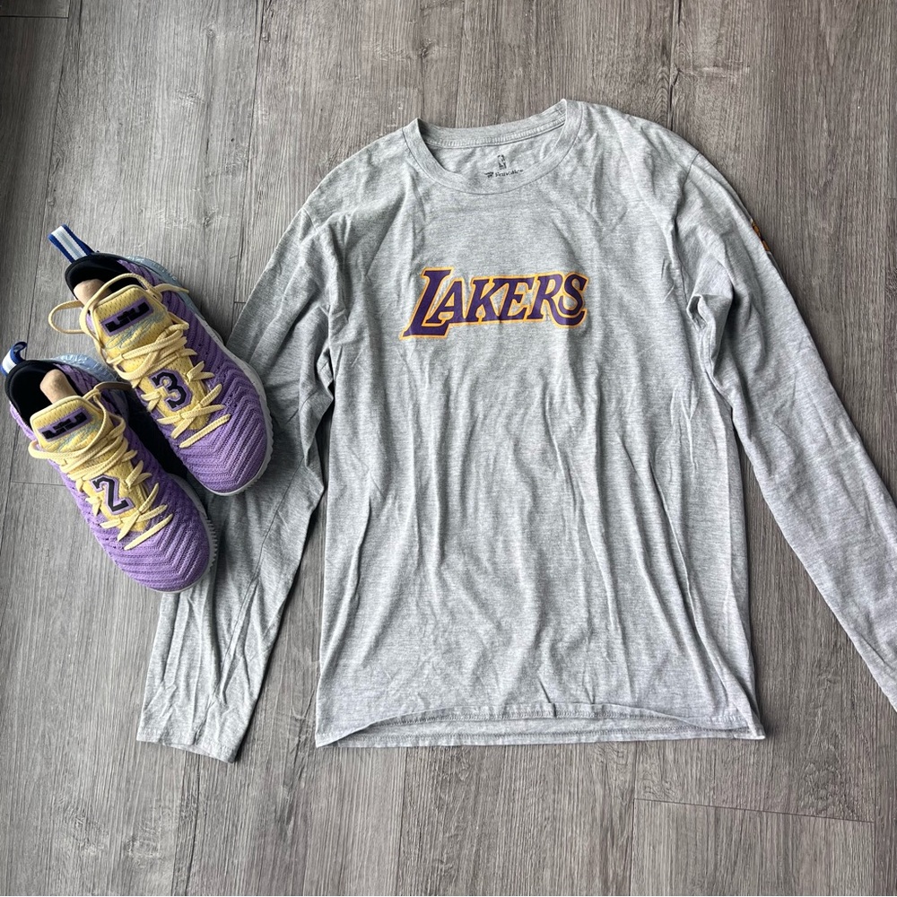 Vintage Y2K Los Angeles Lakers Grey Long Sleeve Shirt